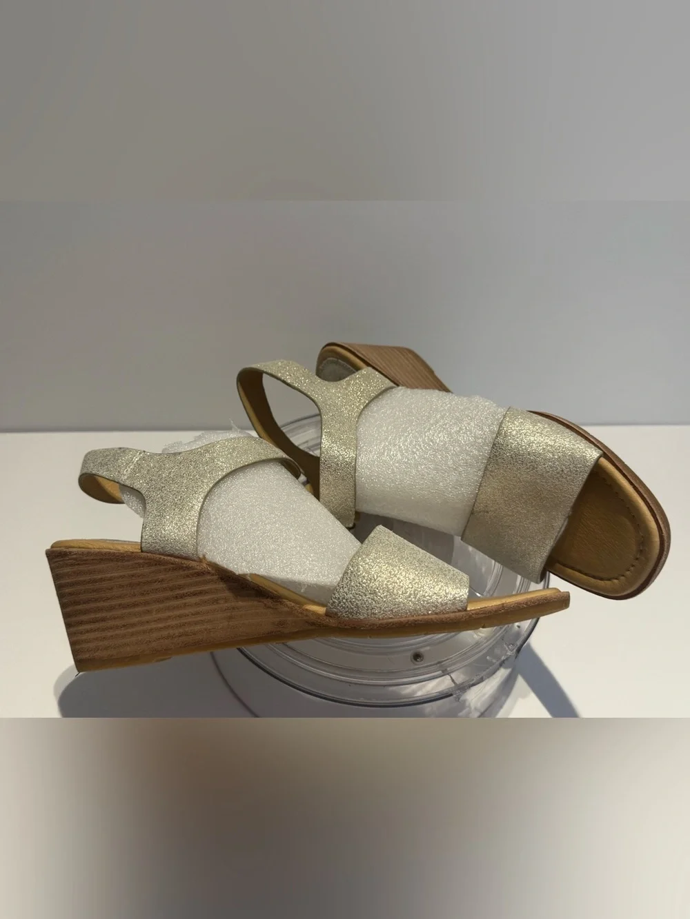 Sofft stylish metallic